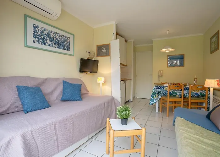 L'esquinade - J3 402 By Interhome Saint-Raphaël